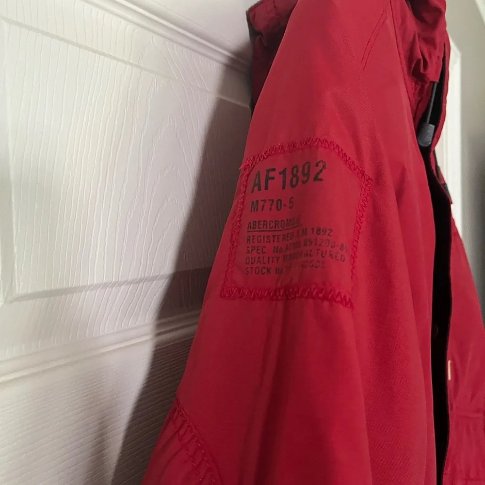 Abercrombie & Fitch {abercrombie fitch}